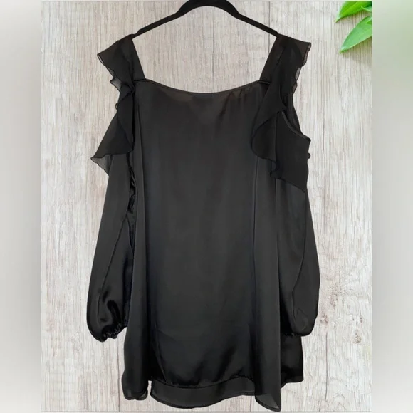NWT Hot in Hollywood Solid Black Cold Shoulder Blouse Size 1X‎ - Picture 7 of 7